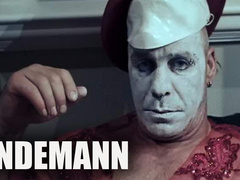 Till Lindemann von Rammstein fickt im Porno Deutsch