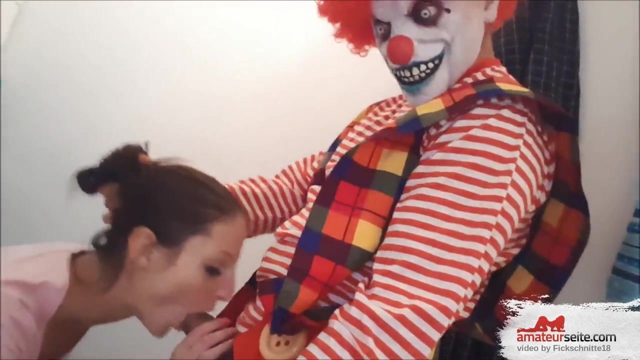Horror Clown bumst deutsches Girl Anal durch