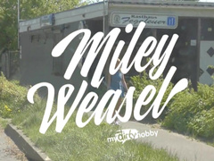 German Bitch Miley Weasel aufgegabelt und gefickt