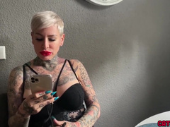 Cat Coxx lässt sich vom Online Date Ficken