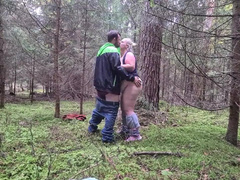 Dicke German Chatmutter bumst Outdoor ihr Online Date