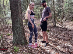Emma Wolf beim Jogging Outdoor gefickt