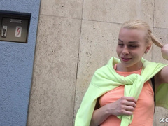 German Scout bumst Ungarische Studentin Rebecca