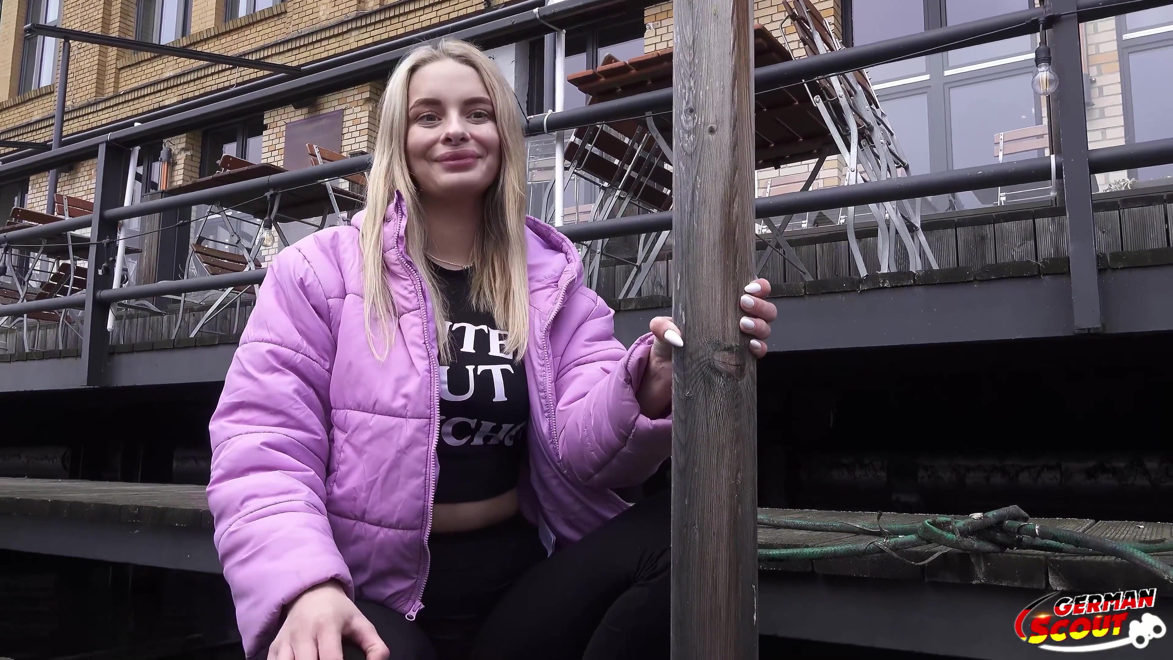 German Scout greift sich Pickel Arsch Naomi Love zum Casting Sex