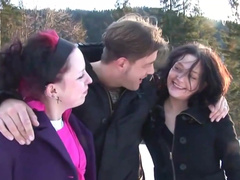 Deutscher Pick UP Porno mit zwei willigen Girls