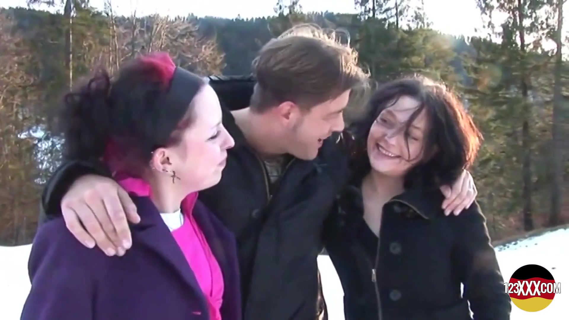 Deutscher Pick UP Porno mit zwei willigen Girls