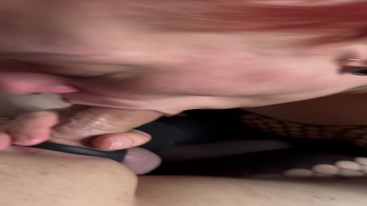 Rothaarige Deutsche Amateurin - Blowjob und Facial